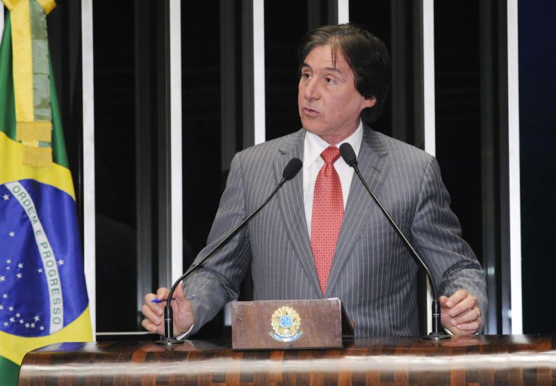 Eunício Oliveira, presidente da Comissão que debaterá a proposta, quer um meio termo entre juristas e opinião pública | Waldemir Barreto/ Ag. Senado