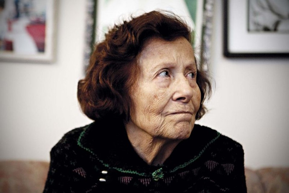 Sara também fez trabalhos forçados: um deles era costurar os uniformes rasgados dos alemães. "Ficava feliz porque sabia que eles estavam perdendo a guerra." | Alexandre Mazzo/ Gazeta do Povo