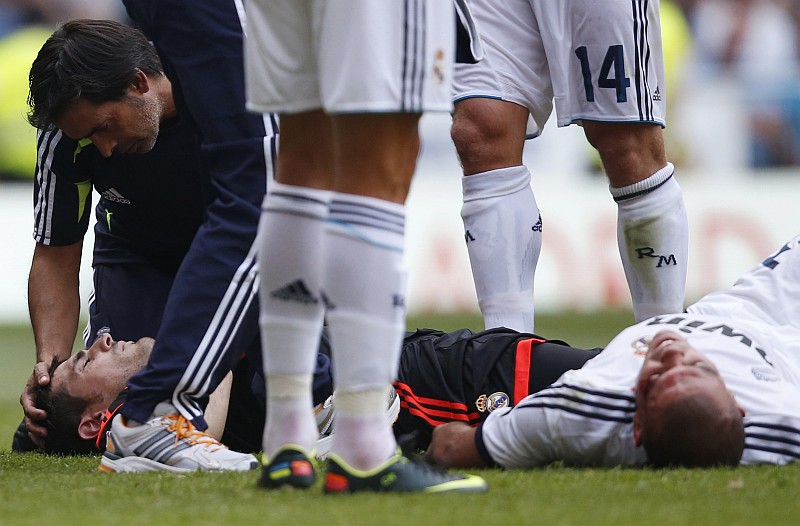 Pepe se chocou com Casillas e foi parar no hospital | Juan Medina / Reuters