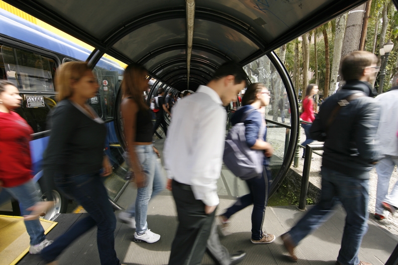ONU destaca o transporte curitibano como um dos mais caros | Antônio More/Gazeta do Povo