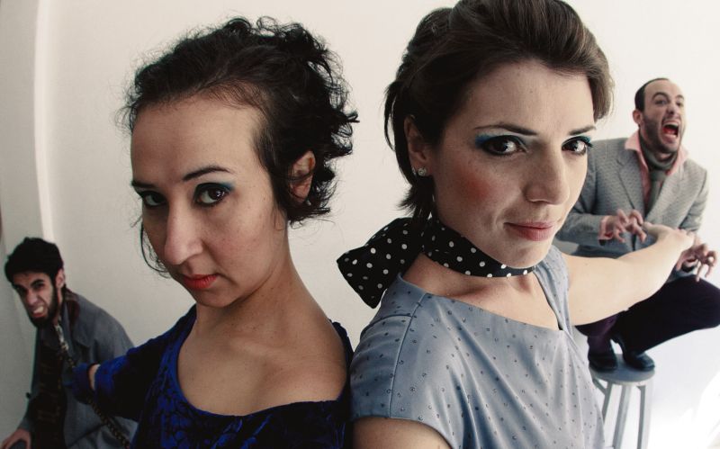 Atores simulam show de bizarrices em Circo Negro | Rosano Mauro Jr./Divulgação