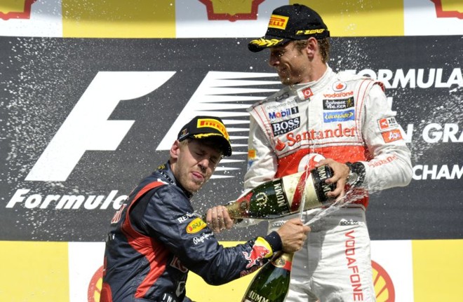 Button e Vettel na comemoração do pódio | 