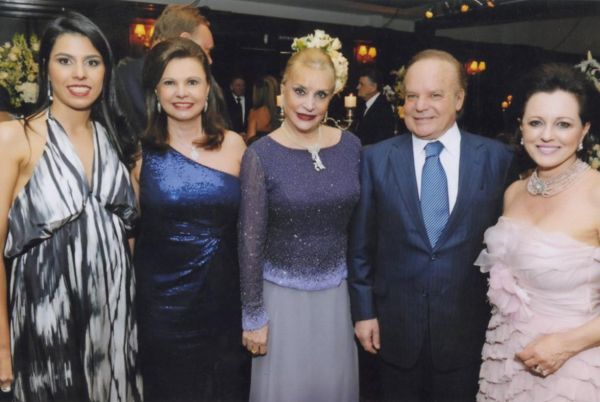 Nos salões do Graciosa Country Club, na recepção do enlace Meyer e Dalmaz, Mariana Canet, Lucia Durães, Lílian Vargas e o casal Arnaldo e Julietinha Miró | Gerson Lima