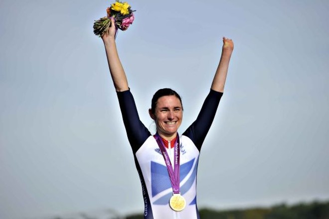 Sarah Storey (ciclismo):O ciclismo foi uma das modalidades preferidas dos britânicos. E quem consegiu dar mais alegria aos donos da casa foi Sarah Storey. Ela conquistou quatro medalhas de ouro na capital inglesa, totalizando 11 na carreira. Antes de competir e brilhar no ciclismo, a atleta representou o Reino Unido na natação em outras quatro edições de Jogos Paralímpicos | 