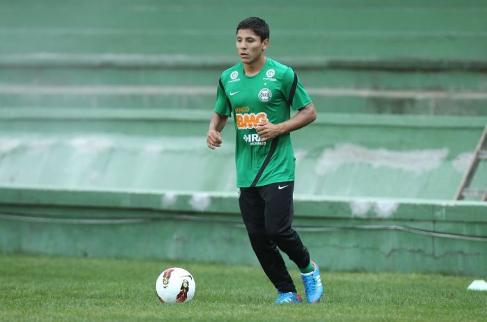 O peruano Ruidíaz está liberado para jogar pelo Coritiba no Brasileiro | Hugo Harada / Gazeta do Povo