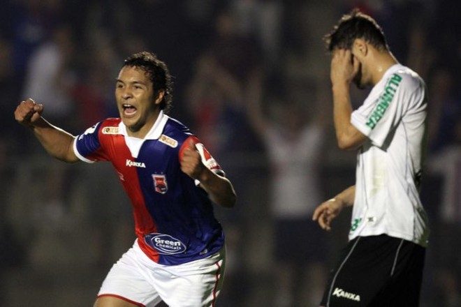 Gol de Alex Alves deu tranquilidade ao Paraná e assegurou vitória tricolor | 