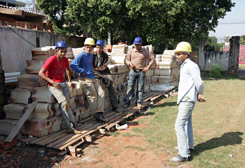 Grupo de pedreiros paraguaios trabalha sem documentação em Foz do Iguaçu, no Oeste do Paraná | Christian Rizzi/ Gazeta do Povo