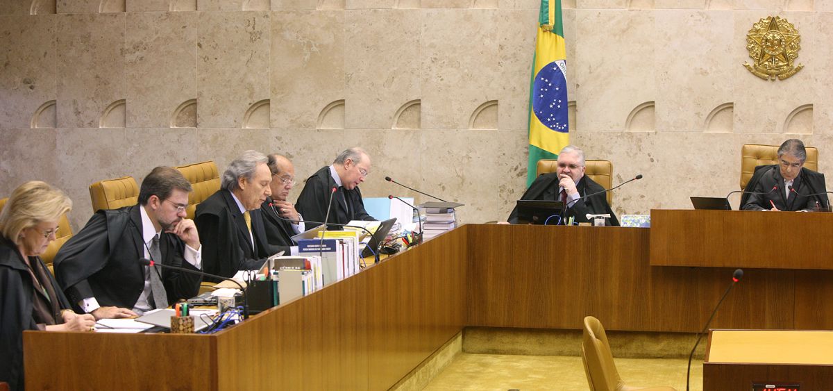 Os ministros Rosa Maria Weber (à esquerda) e Luiz Fux votaram nesta quarta-feira no STF pela condenação de três réus ligados ao Banco Rural | Nelson Jr. / Divulgação / STF