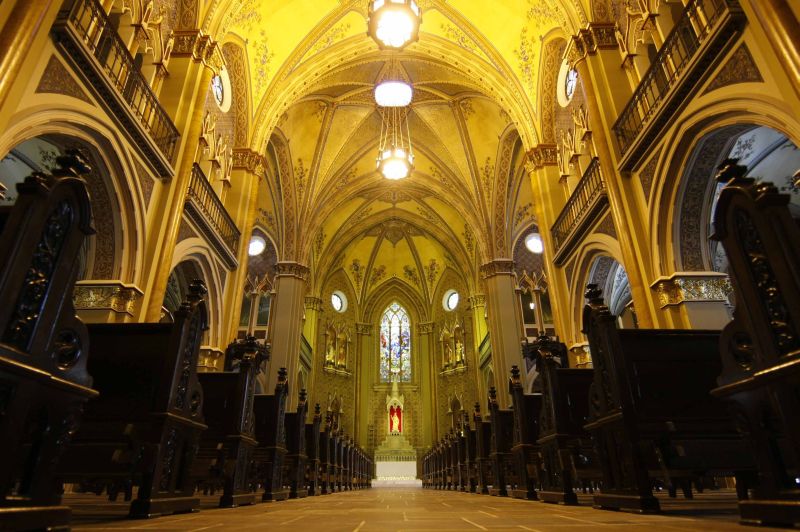 O interior da Catedral ganhou mais brilho com a recuperação da pintura feita pelos italianos Anacleto e Carlos Garbaccio nos anos 40 | Ivonaldo Alexandre/ Gazeta do Povo