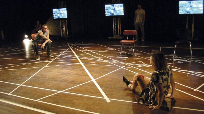 Corte Seco, de Christiane Jatahy, questiona o próprio ato de interpretação | Marcelo Lipiani/Divulgação