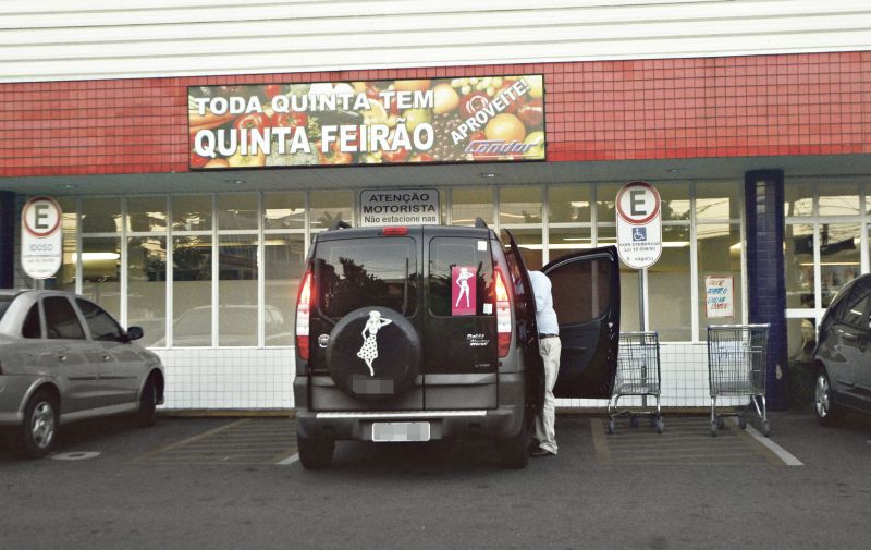 No Condor do Ahú, reportagem registrou flagrantes de uso indevido dos espaços reservados... | Daniel Castellano/Gazeta do Povo