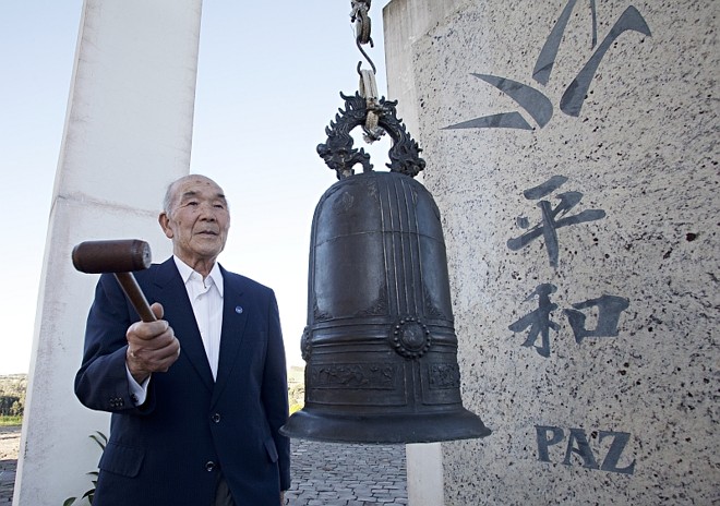 O Museu da Paz, fundado por Kazumi, tem um sino original de cerca de 400 anos que foi enviado ao Brasil pelo governo de Nagasaki. É o sino da paz |