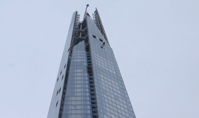 Príncipe Andrew, chegando ao topo do Shard, em Londres | 