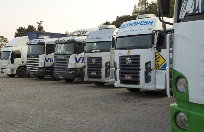 Parada para repouso dos motoristas na Grande Curitiba: lei determina descanso de 11 horas por dia | Antônio Costa/Gazeta do Povo