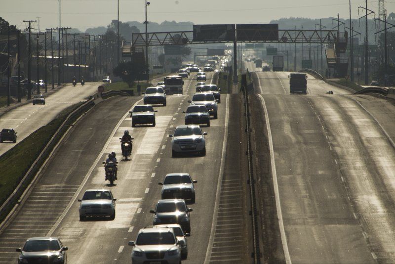 Movimento entre Curitiba e as praias do Paraná superou a estimativa da concessionária | Antonio Costa/Gazeta do Povo