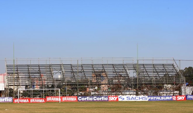 Novas arquibancadas, atrás de um dos gols, deixam Janguito apto | 