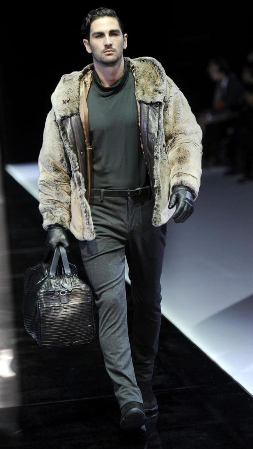 Coleção da Empório Armani na Semana de Moda de Milão | AFP PHOTO / GIUSEPPE CACACE