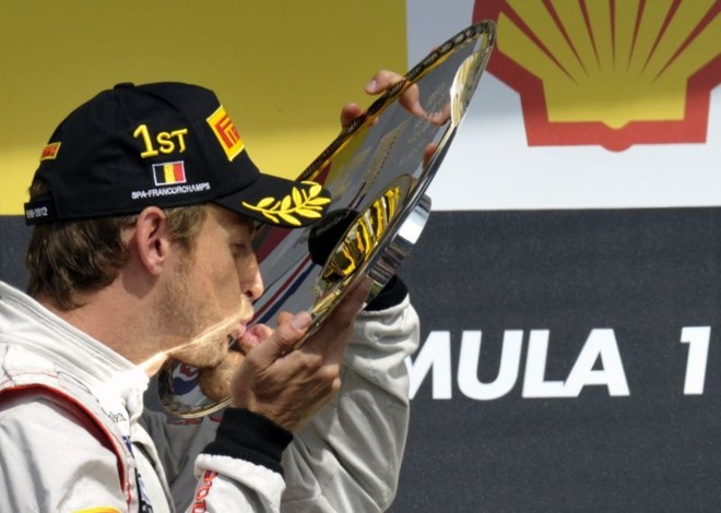 Button comemora a vitória no Grande Prêmio da Bélgica | 
