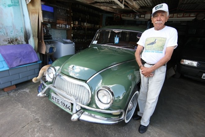 Nicolau Alves e sua Vemaguete 1964 |