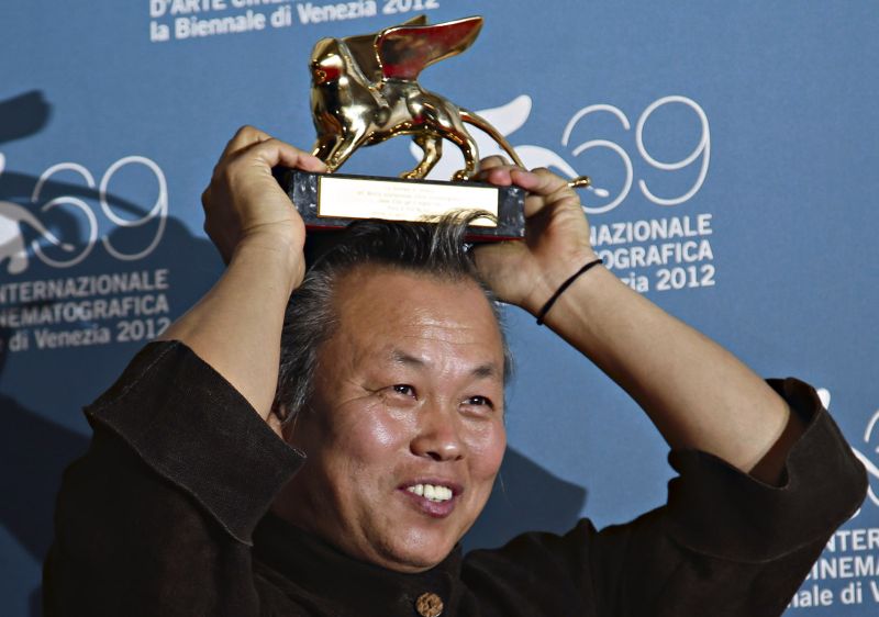 Kim Ki-Duk recebeu o prêmio por Pietà cantando uma tradicional música triste de seu país | Tony Gentile/Reuters