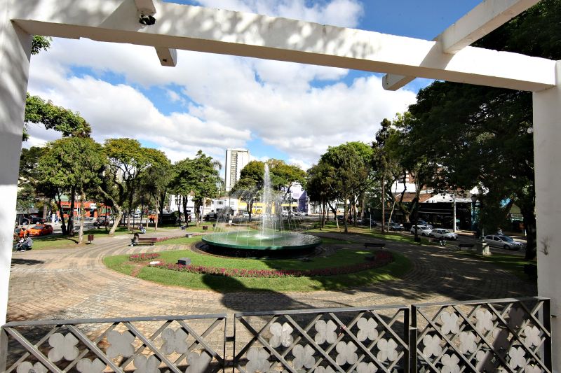 Praça da Espanha: exemplo de espaço público que foi apropriado pela comunidade | Ivonaldo Alexandre/ Gazeta do Povo