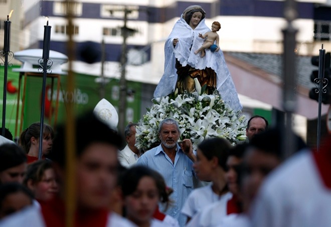 Procissão da Festa da Luz em homenagem à padroeira de Curitiba |