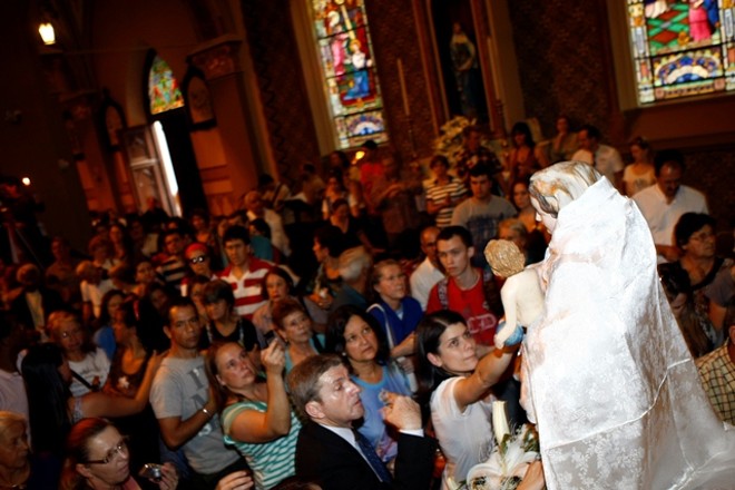 Missa na Catedral de Curitiba, que aconteceu depois da procissão |