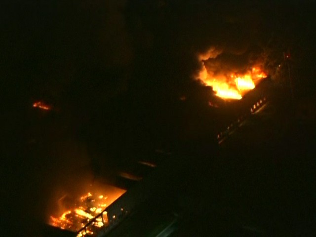 As causas das chamas são desconhecidas e serão apuradas. Não há informações sobre vítimas | Reprodução TV Globo