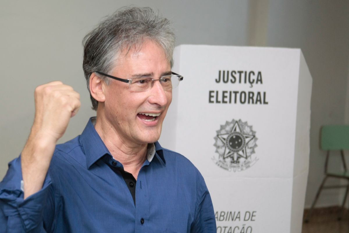 Edgar Bueno disse que vai analisar se deixa as funções nos próximos dias | Luiz Carlos da Cruz/Gazeta do Povo