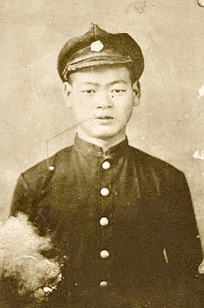 Wataru Ogawa ainda jovem serviu ao exército japonês. Foi nessa época que ele viu corpos queimados flutuando na água, vítimas da bomba de Hiroshima |