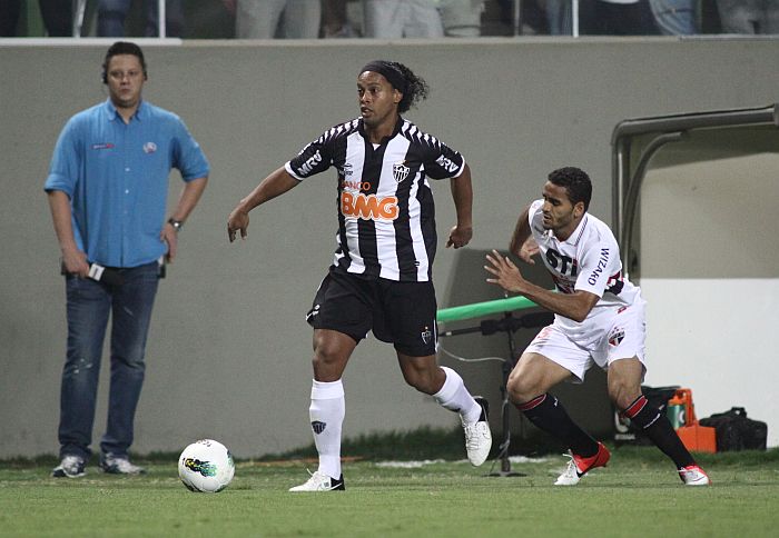 Ronaldinho Gaúcho voltou a se apresentar bem na vitória sobre o São Paulo | Rodrigo Clemente / O Estado de Minas