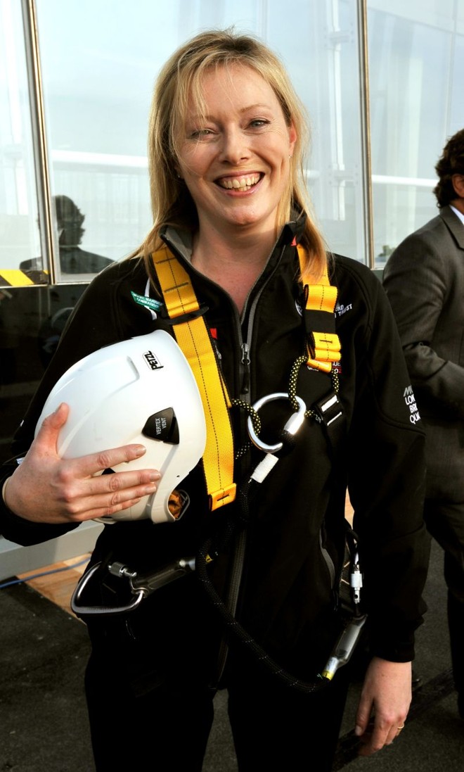 Fiona Hague, mulher do ministro das relações exteriores da Inglaterra William Hague, também participou do rapel no Shard | 