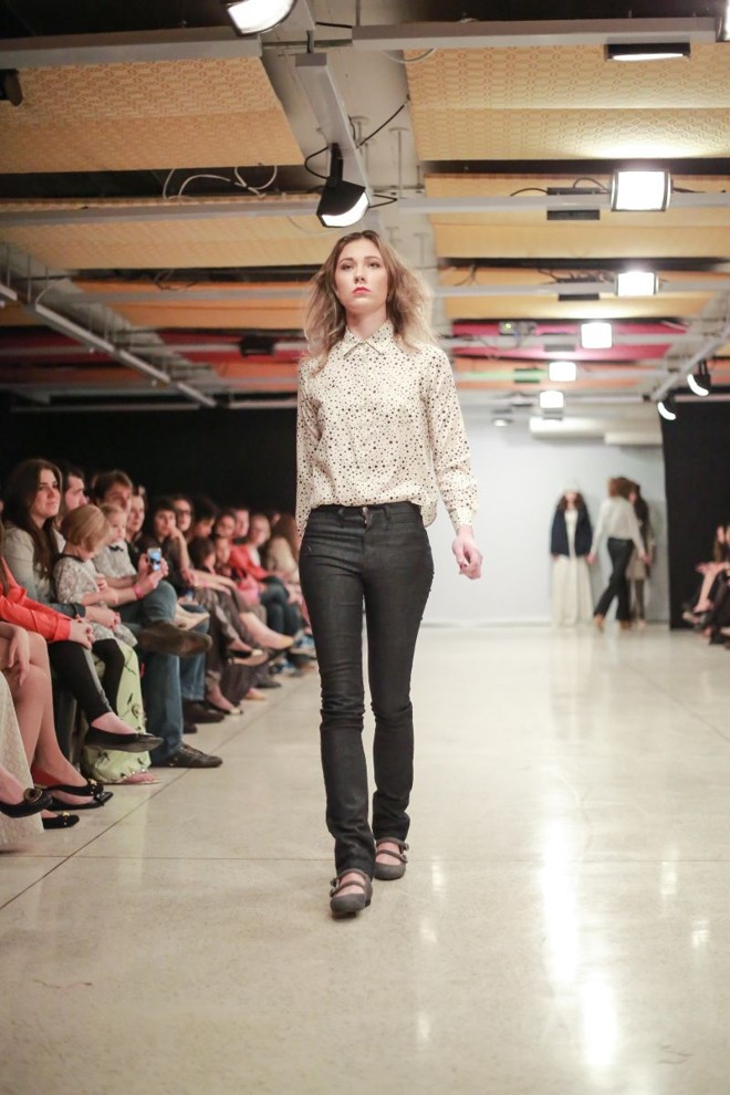 Ala está situada no coração do museu, dentro do escondido Cour Visconti, até então o único quintal livre de turistas no Louvre |