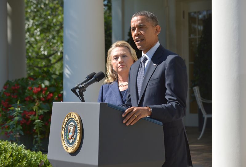 Ao lado de Hillary Clinton, Obama condenou o ataque que vitimou o embaixador dos EUA na Líbia | AFP Photo/Mandel Ngan