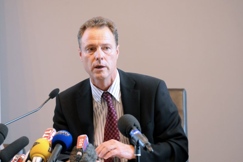 O promotor de Annecy, Eric Maillaud, tentou justificar a demora dos policiais para localizar a menina de quatro anos | AFP Photo/Jean-Pierre Clatot