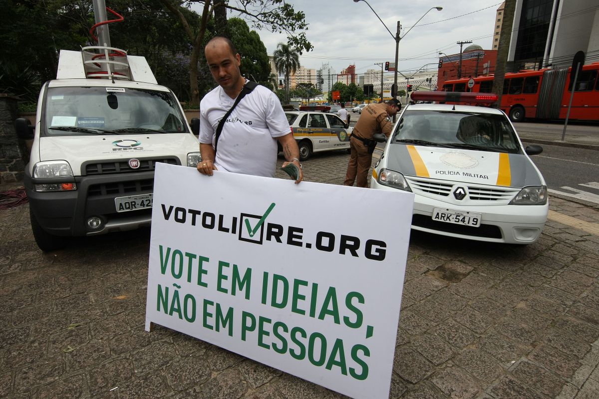Marcos Juliano Ofenbock, um dos idealizadores do movimento Voto Livre, que teve manifestação repreendida pela PM | Ivonaldo Alexndre/Agência de Notícias Gazeta do Povo