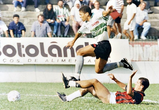 Atletiba, até mais  Alex matará saudade do clássico. Seu último duelo com o rival foi em 25/5/1997, empate por 2 a 2 no Couto. No total, ele jogou 12 vezes com o Atlético: 5 vitórias, 4 derrotas e 3 empates | 