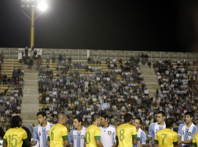 Sem luz, não houve jogo entre Brasil e Argentina | efe
