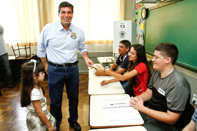 Marcelo Belinati (PP) vota no segundo turno em Londrina | 