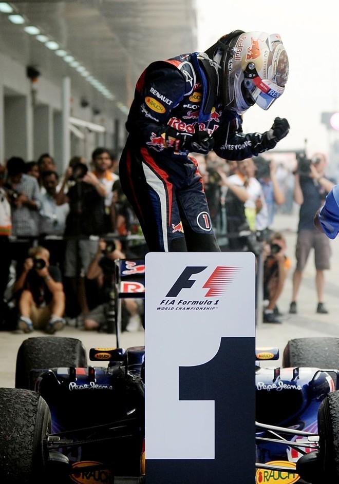 Vettel comemora vitória e a liderança do mundial com 13 pontos de vantagem | 