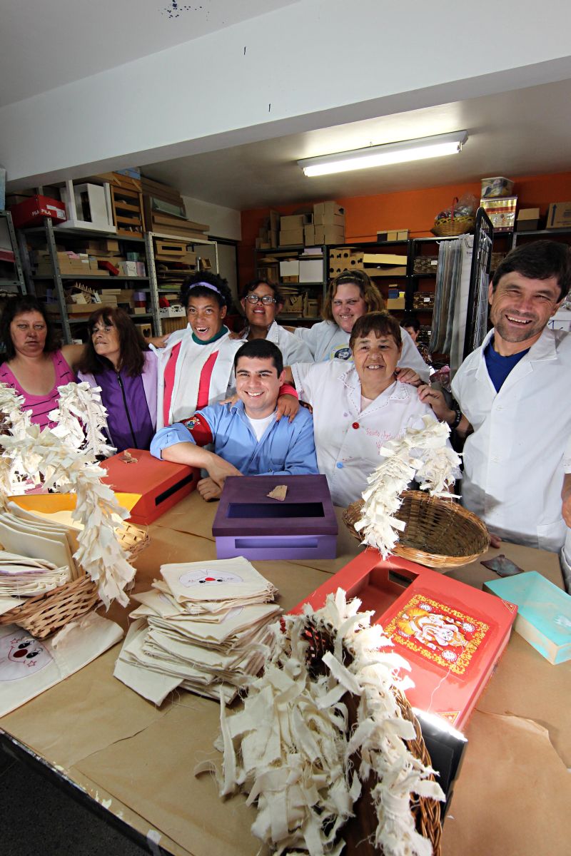 Graças à indicação do funcionáro Aloísio Espinoza, o Pequeno Cotolengo ganhou da Volkswagen um prêmio de R$ 40 mil, que será investido na ampliação do espaço do bazar | Albari Rosa/Gazeta do Povo