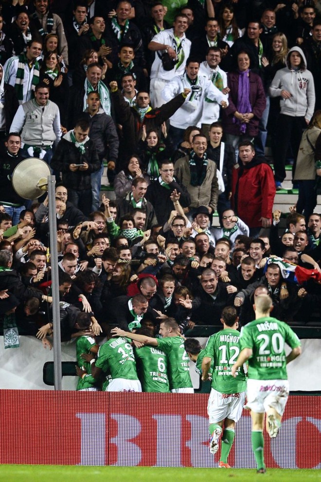 Saint-Étienne vence o Rennes pelo Campeonato Francês. | 