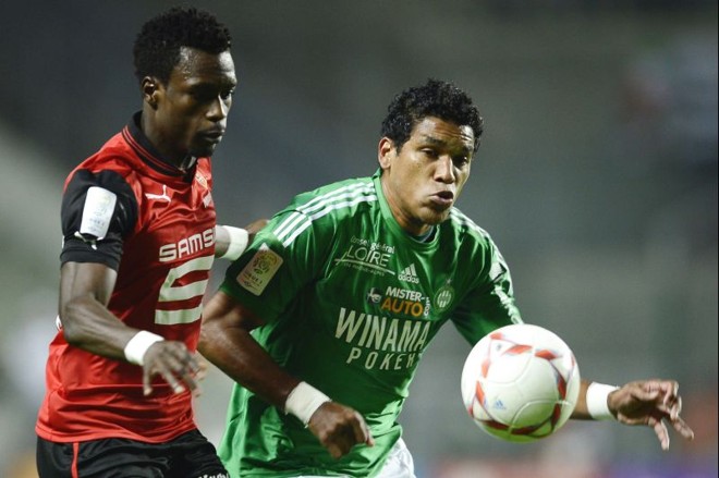 Saint-Étienne vence o Rennes pelo Campeonato Francês. | 