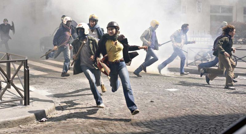 Après Mai, de Oliver Assayas, fala do período que sucede os conflitos de maio de 1968 na França | Divulgação