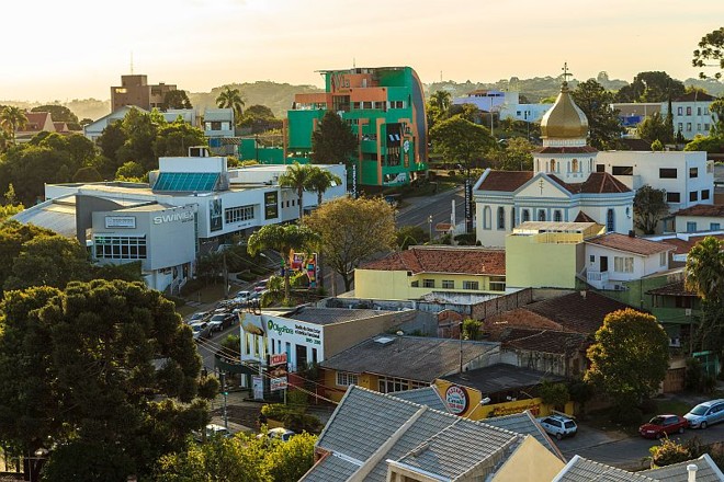 A localização é um dos principais motivos que define o luxo de um empreendimento. O comprador paga pela facilidade de estar próximo a mercados, shoppings e escolas |