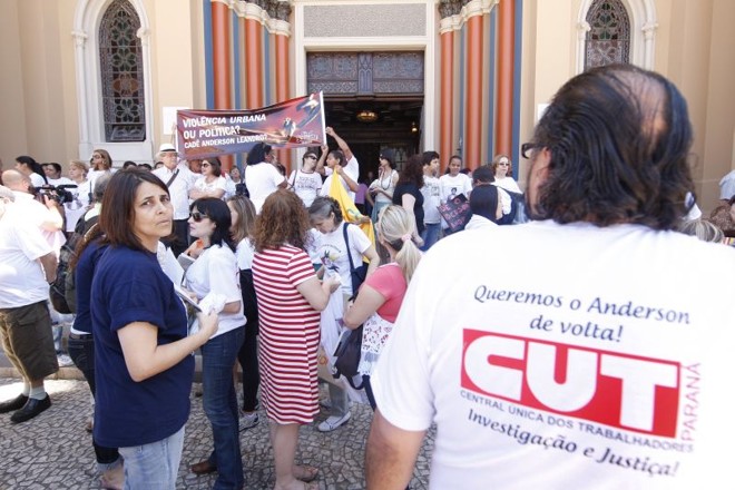 Entre os participantes do ato estavam integrantes de movimentos sociais e sindicais |