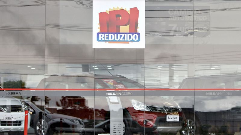 Com prorrogação, montadoras poderão manter os cartazes do IPI na fachada até o fim de 2012 | Jonathan Campos/ Gazeta do Povo