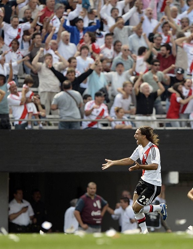 Leandro Ponzio comemora gol do River Plate no primeiro minuto do clássico com o Boca Juniors | 