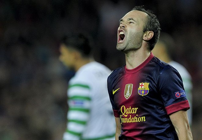 Iniesta comemora o primeiro gol do Barça na vitória por 2 a 1 diante do Celtic | 