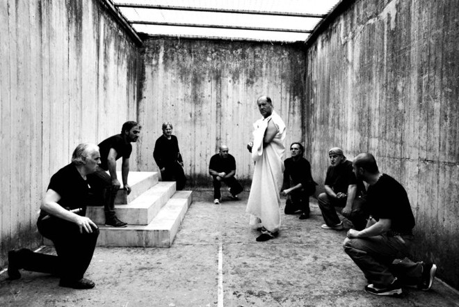 Detentos da penitenciária de x se entregaram à montagem de Júlio César | 